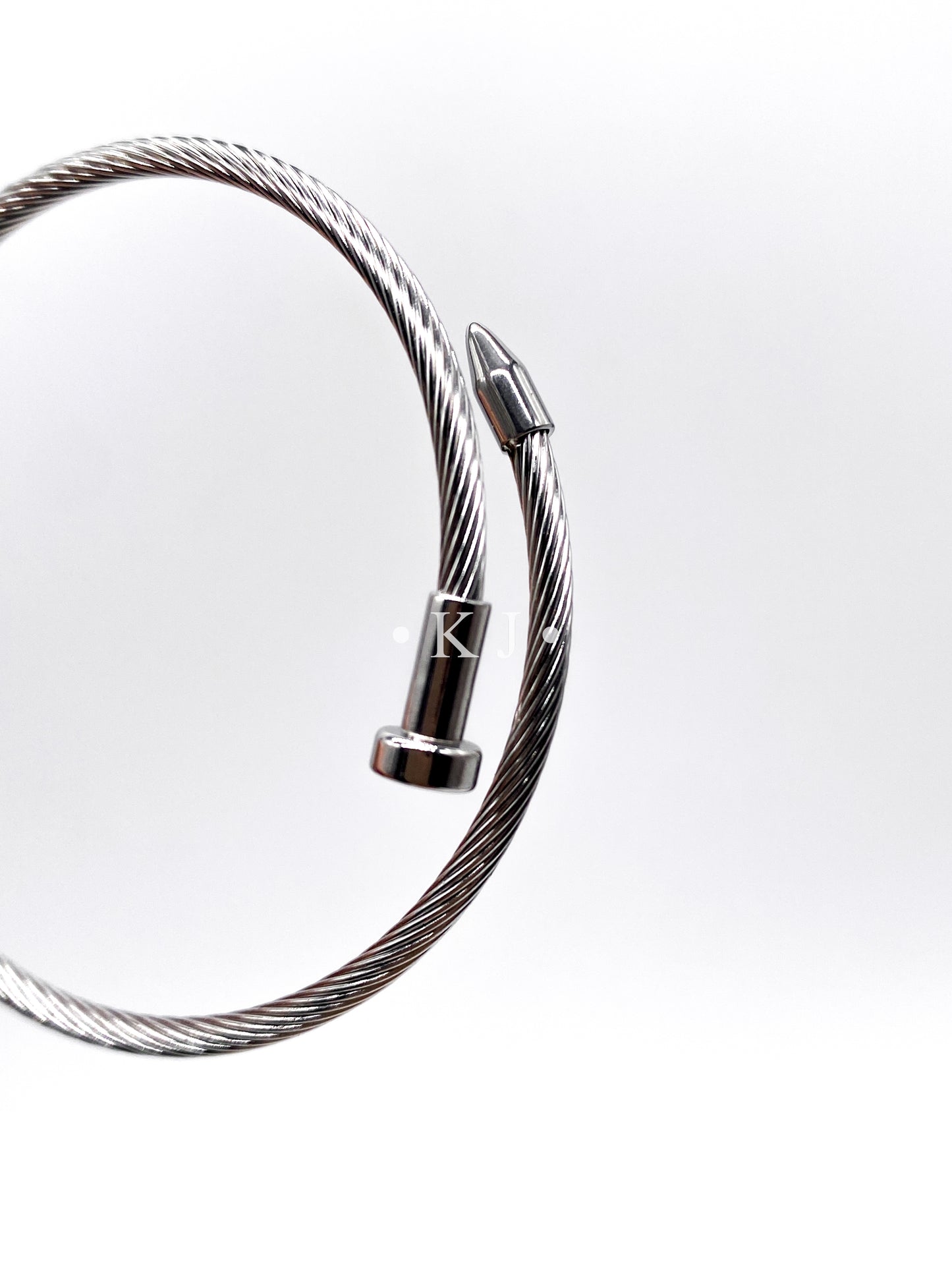 Brazalete Clavo Delgado